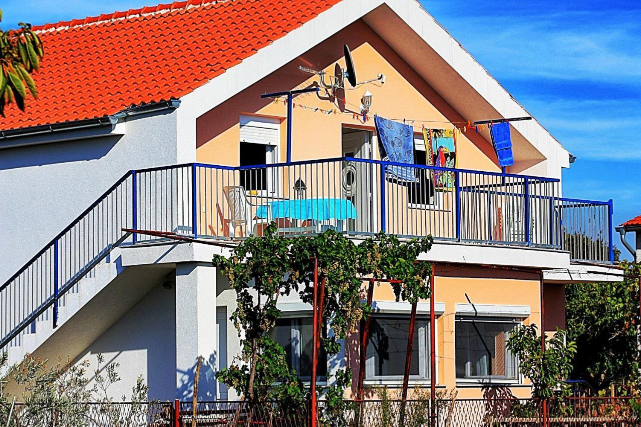 Apartment Mary Sukosan Exterior photo